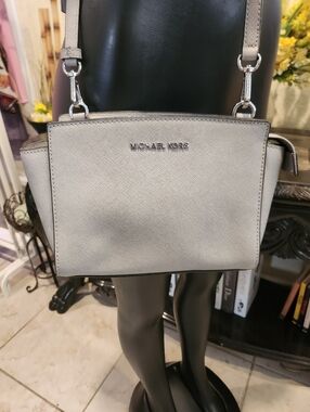 Michael Kors Small Selma Crossbody Bag